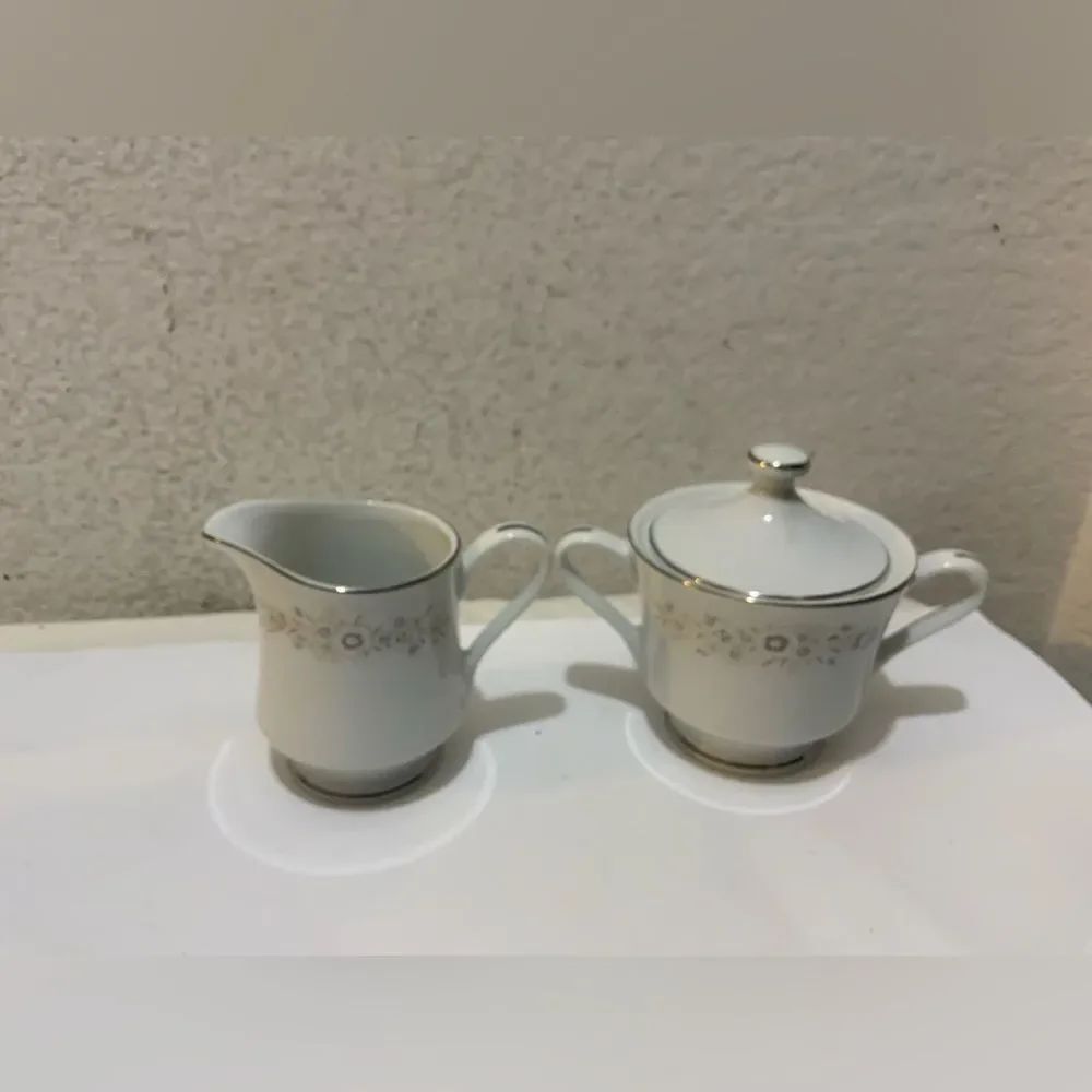 Maxam  Vintage Sugar Bowl & Creamer Set Japan CHG 800 Floral  Fine Porcelain